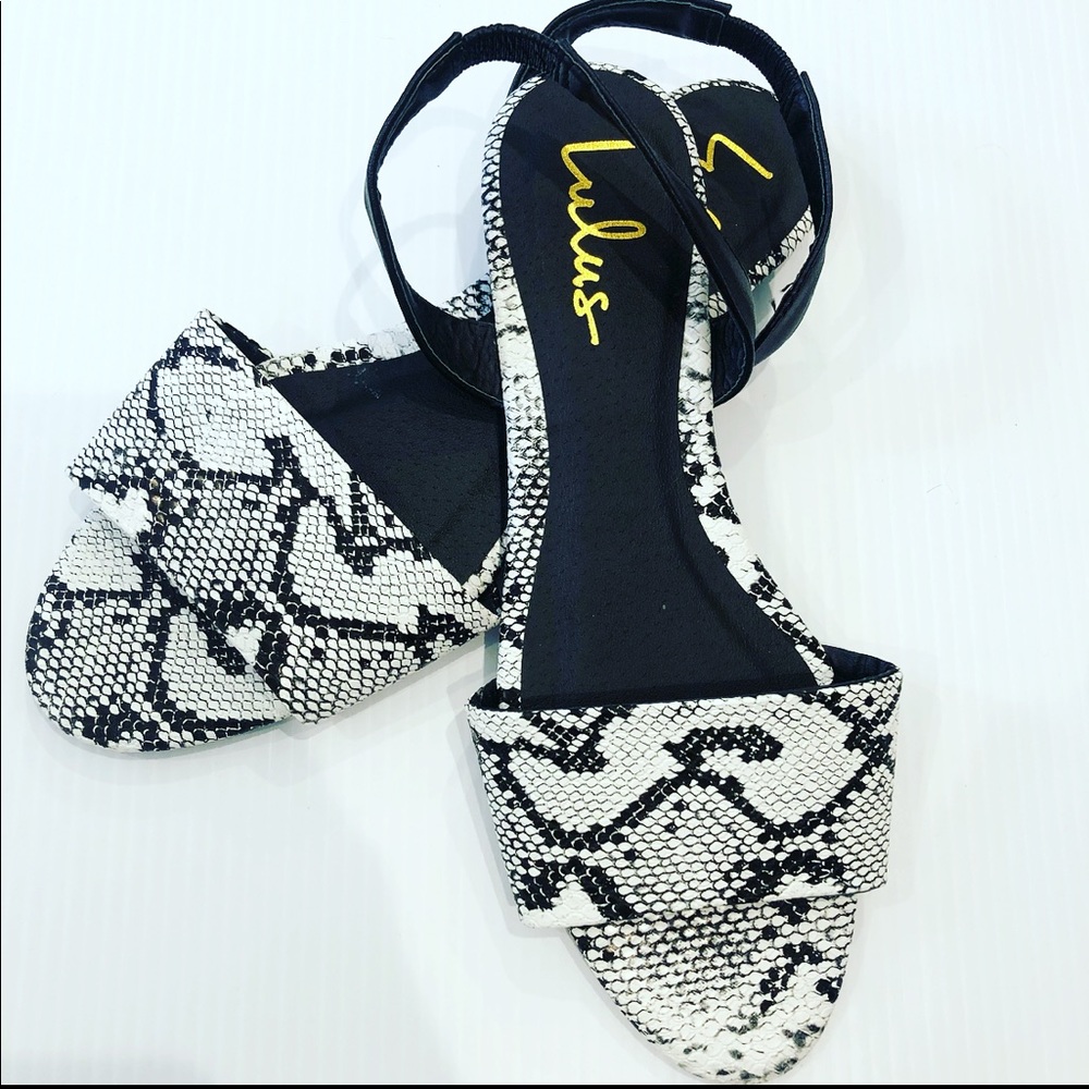 New Lulus Snakeskin Sandals Size 9